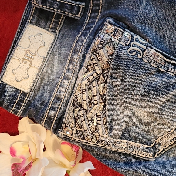 Miss Me Denim - Miss Me Capri Jeans